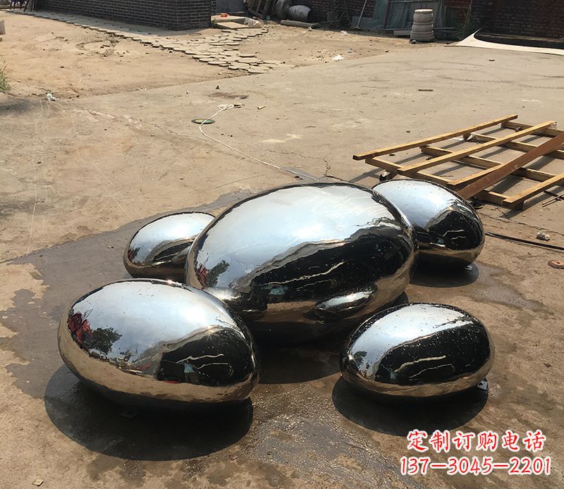 聊城不锈钢水滴雕塑给景观增添独特魅力
