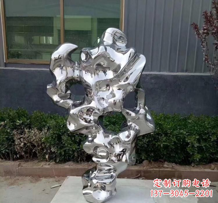 聊城精美太湖石雕塑,给环境带来灿烂光彩