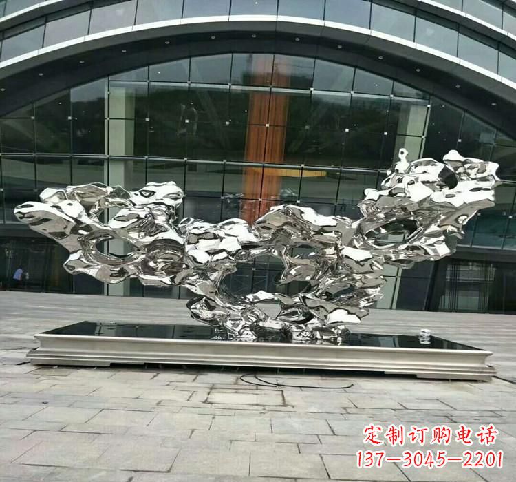 聊城灵动的太湖石雕塑