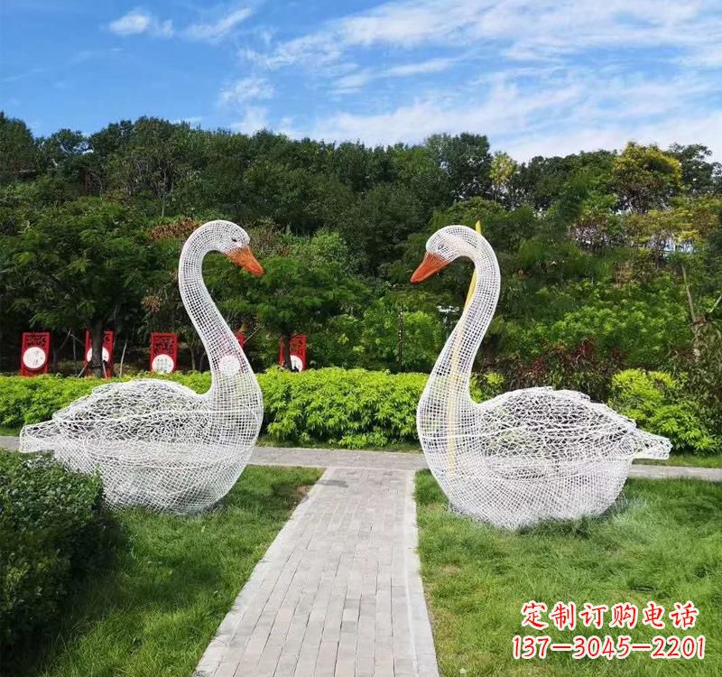 聊城不锈钢天鹅雕塑——象征着爱与和平