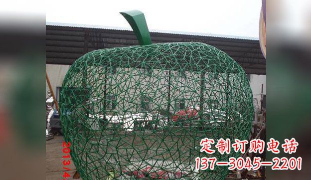 聊城不锈钢网制作的苹果雕塑——精致且耐久