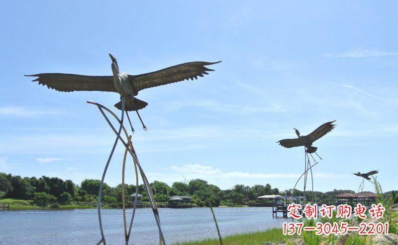 聊城不锈钢仙鹤雕塑象征着自由之美