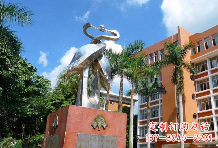 聊城不锈钢仙鹤雕塑美丽而神秘