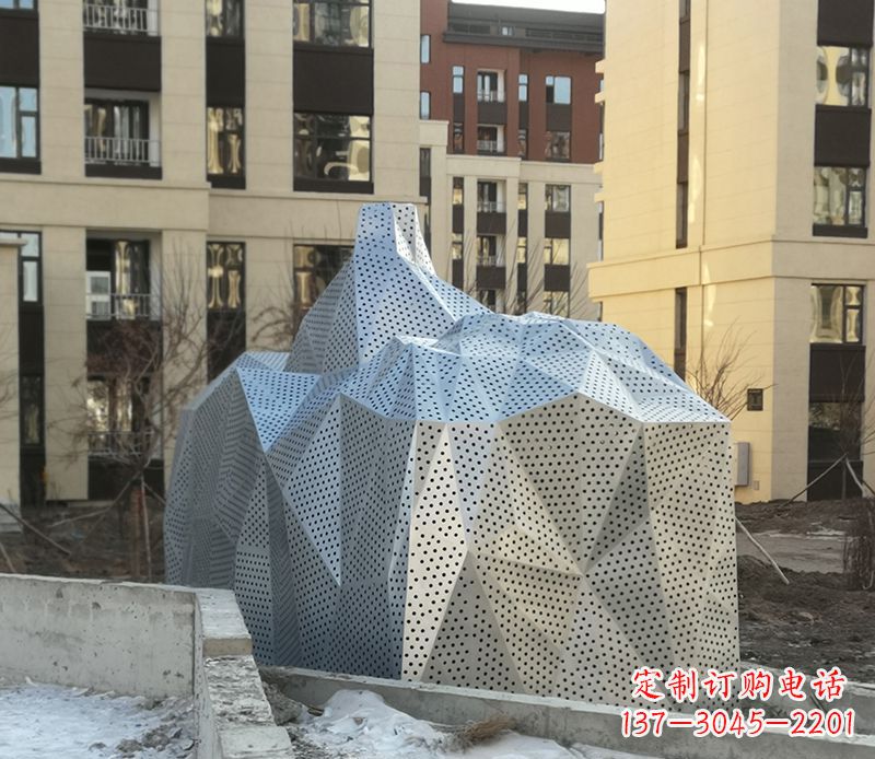 聊城不锈钢小区假山雕塑雕塑点缀小区美景