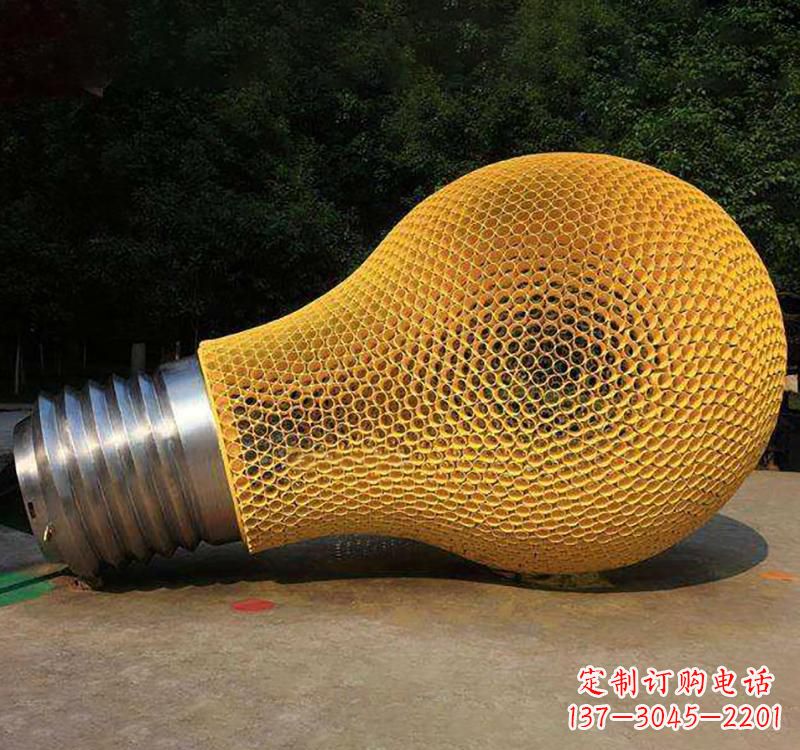 聊城不锈钢灯泡雕塑点亮小区景观