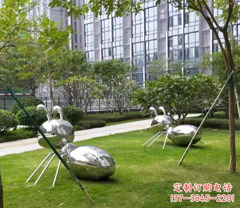 聊城不锈钢小区的蚂蚁雕塑