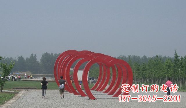 聊城不锈钢心形拱门雕塑美丽而神圣