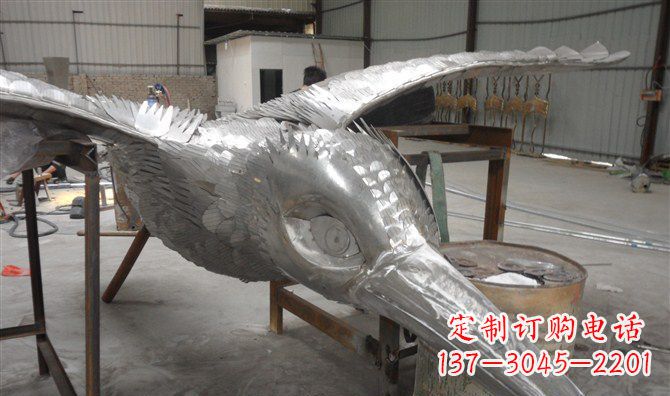 聊城不锈钢雄鹰展翅——自由之翼的象征
