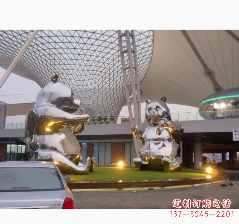 聊城不锈钢熊猫雕塑象征中国特色文化