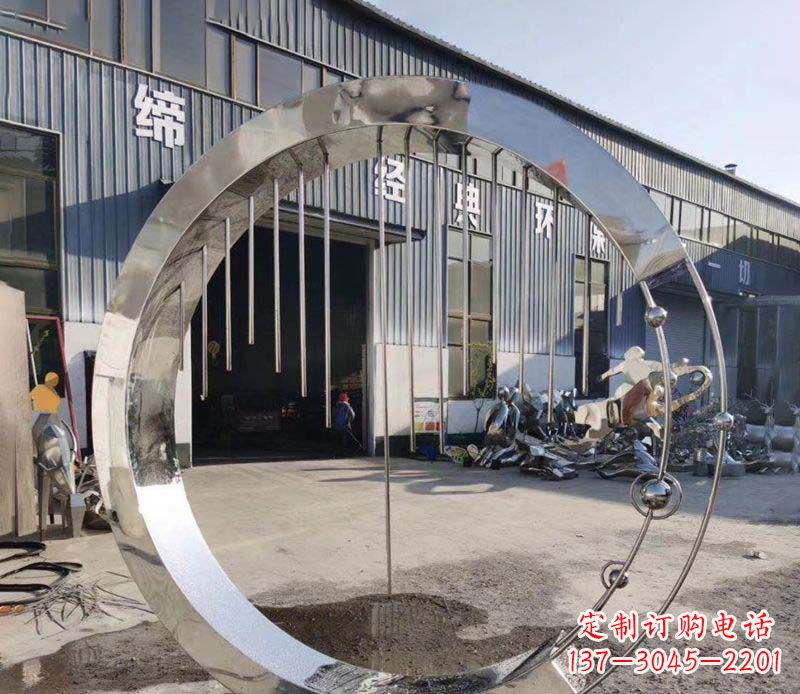聊城不锈钢旋转流水圆环雕塑