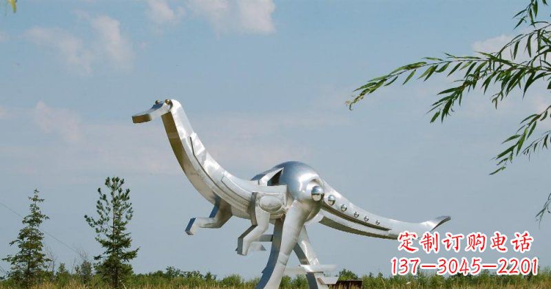 聊城不锈钢鸭嘴龙雕塑传递自然之美