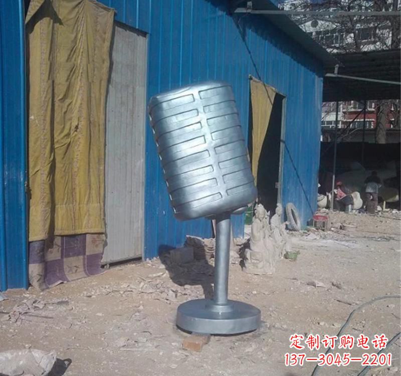 聊城不锈钢艺术话筒雕塑——传承精神文化