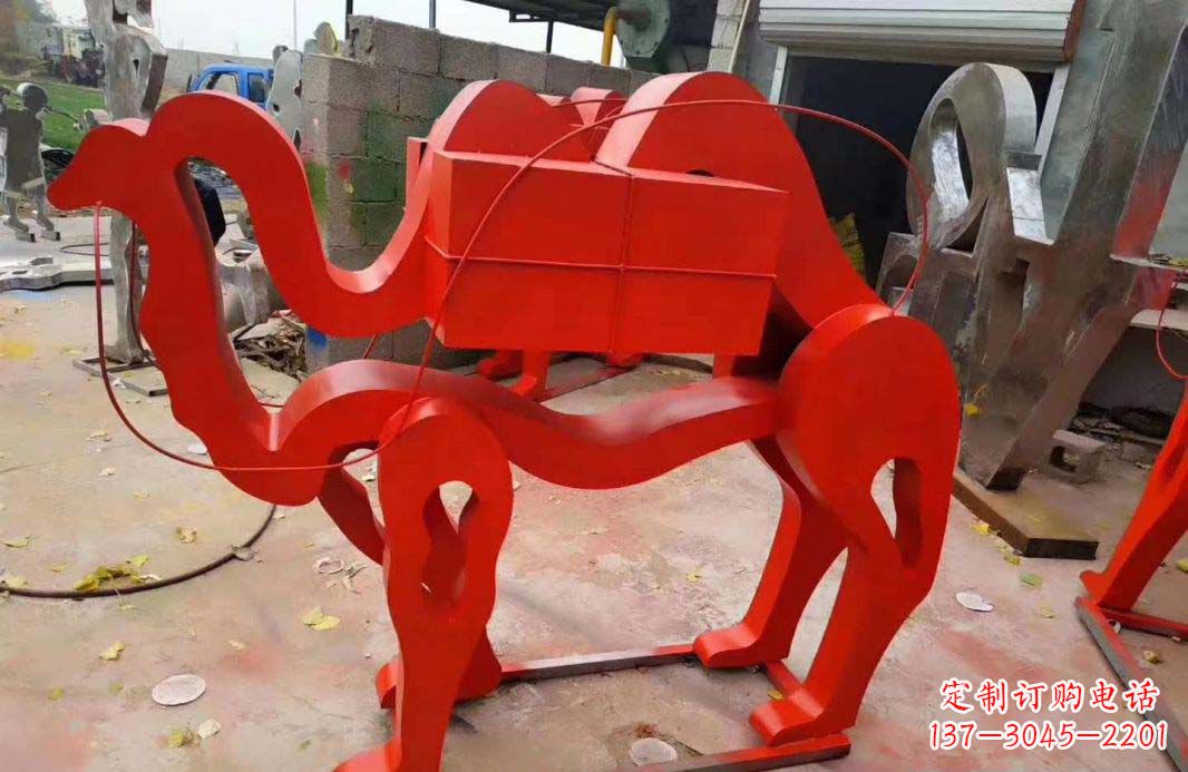 聊城不锈钢艺术骆驼雕塑——雕塑精美的艺术之作