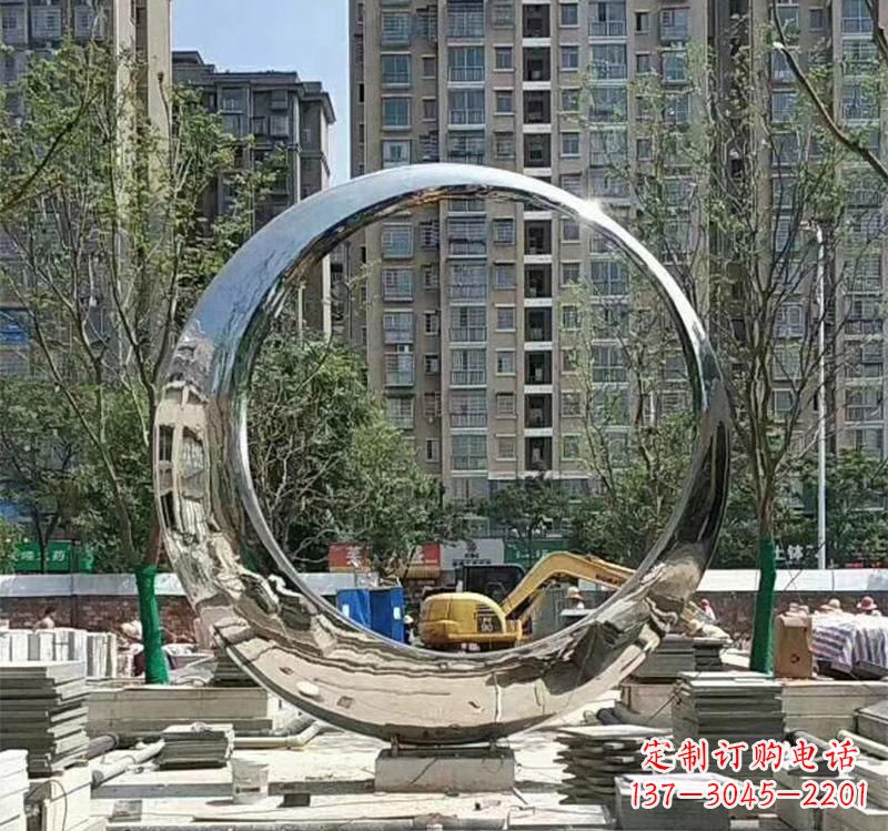 聊城不锈钢艺术圆环雕塑——艺术的精粹