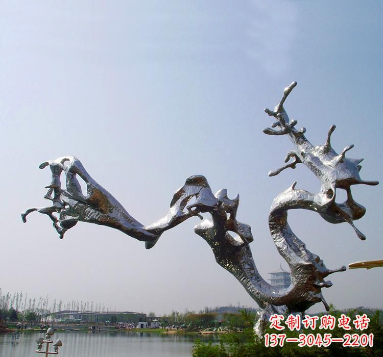 聊城不锈钢水滴雕塑体现自然之美