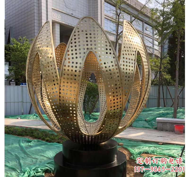 聊城不锈钢拱门雕塑以艺术之美装点园林