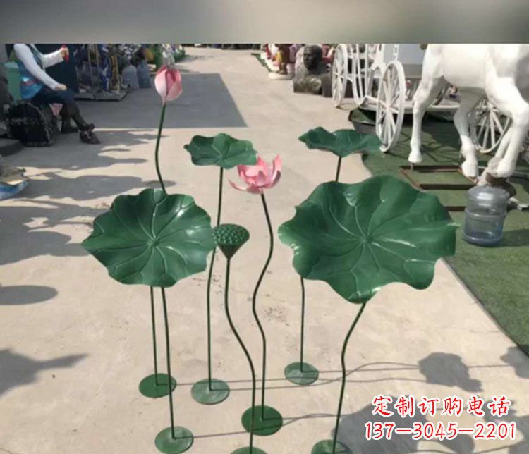 聊城不锈钢荷花雕塑象征着美丽的永恒