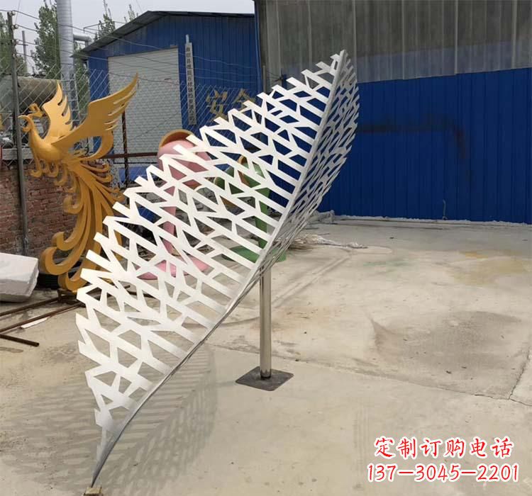 聊城不锈钢园林树叶雕塑