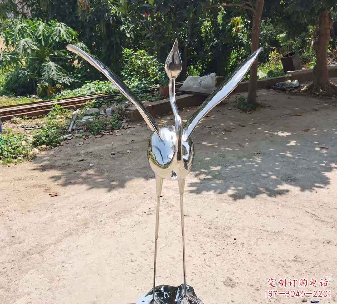 聊城不锈钢仙鹤雕塑——传承灵动之美