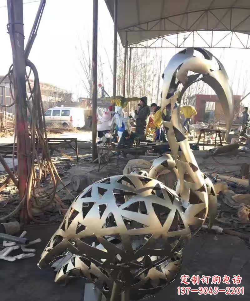 聊城不锈钢天鹅雕塑象征着幸福的美好