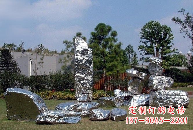 聊城美丽的太湖石雕塑
