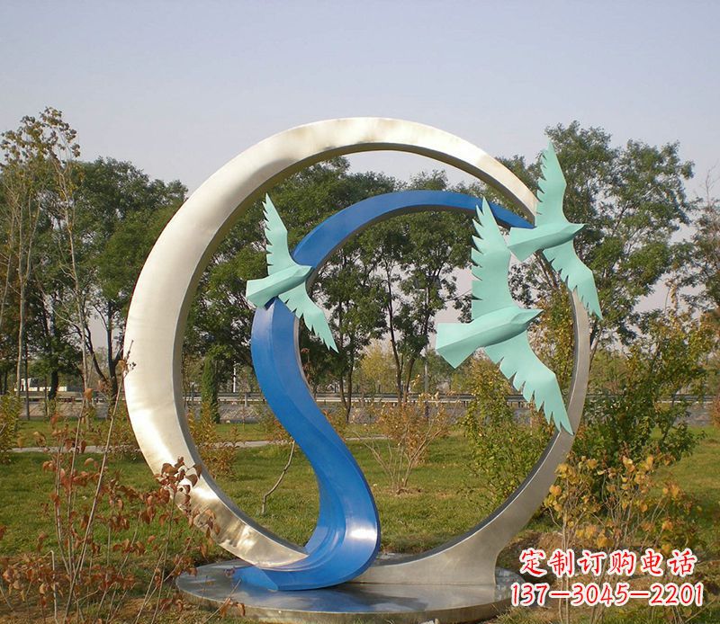 聊城不锈钢圆环雕塑精致而优雅