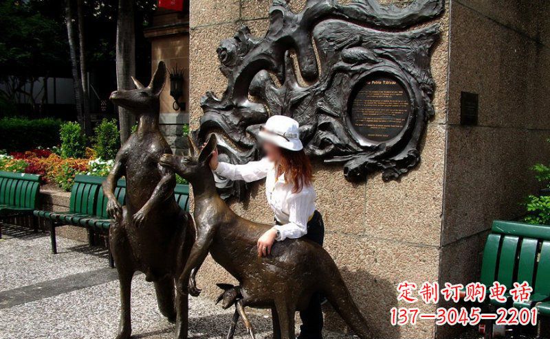 聊城袋鼠雕塑——装点步行街的美丽风景