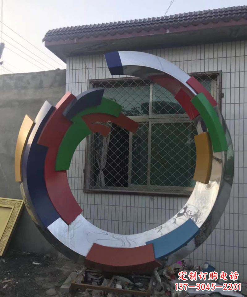 聊城绚烂多彩的不锈钢圆环雕塑