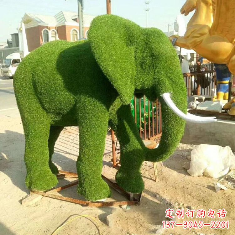 聊城草皮大象玻璃钢雕塑
