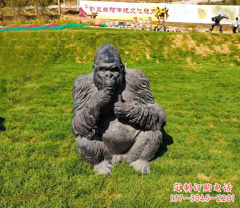 聊城猩猩雕塑——草坪猩猩公园的艺术精品