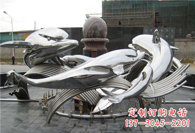 聊城城市中的海豚雕塑
