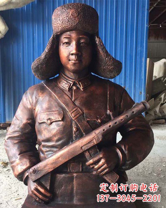 聊城雷锋雕塑象征着无私奉献的力量