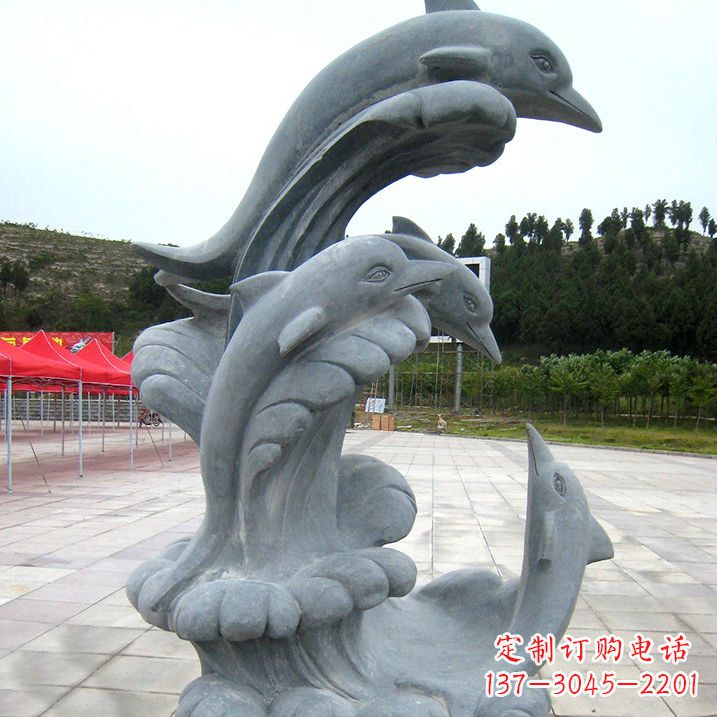 聊城海豚雕塑凝聚着美丽与动感