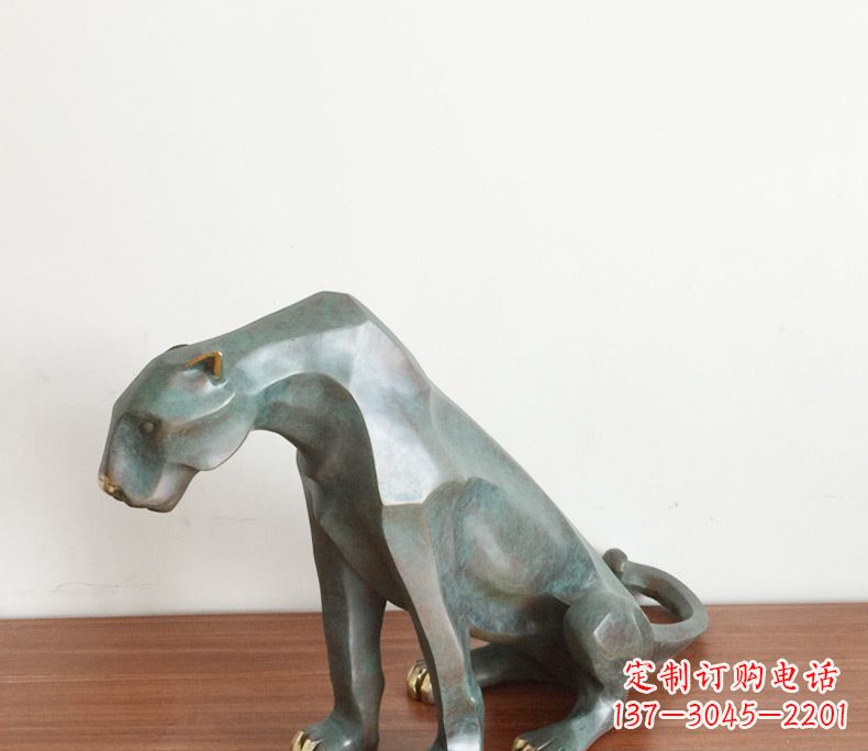 聊城绚丽多彩的豹子动物铜雕