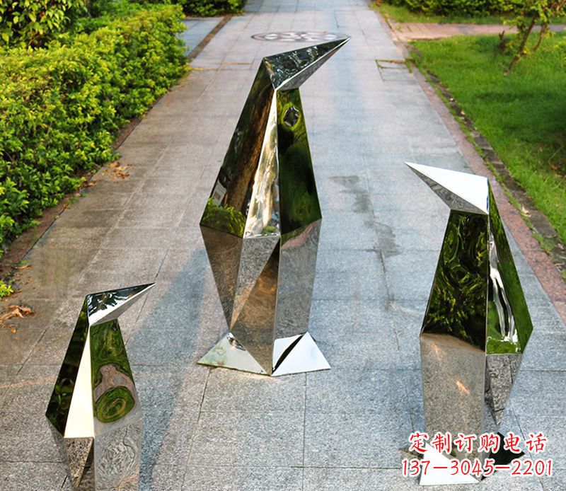 聊城精致的抽象不锈钢企鹅雕塑