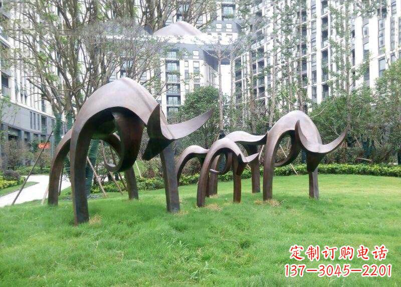 聊城抽象牛铸铜雕塑-小区园林草坪动物摆件