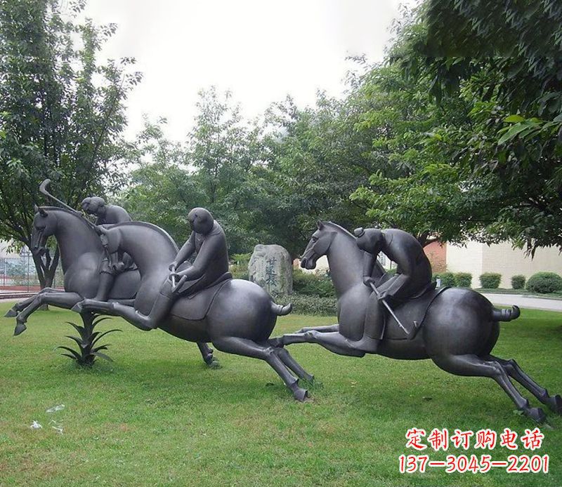 聊城以骑马雕塑展示抽象人物