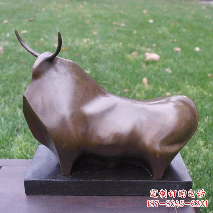 聊城抽象十二生肖铜牛动物雕塑摆件