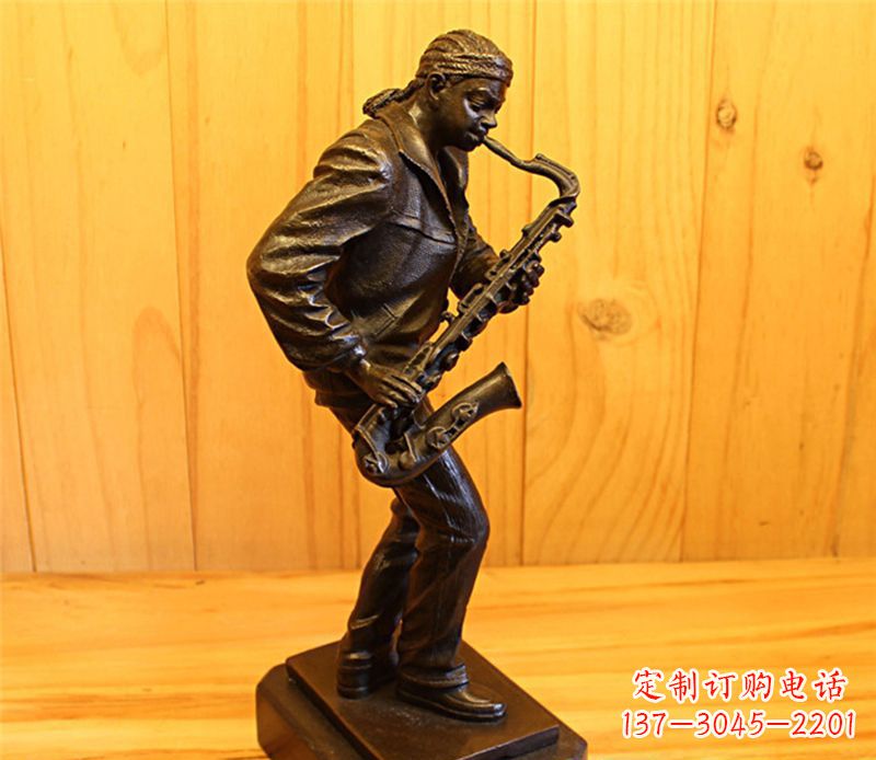 聊城萨克斯雕塑娱乐场所的精灵