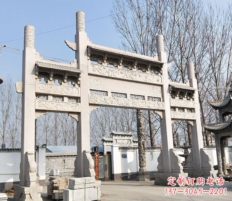 聊城村口的珍贵文化——牌坊雕塑