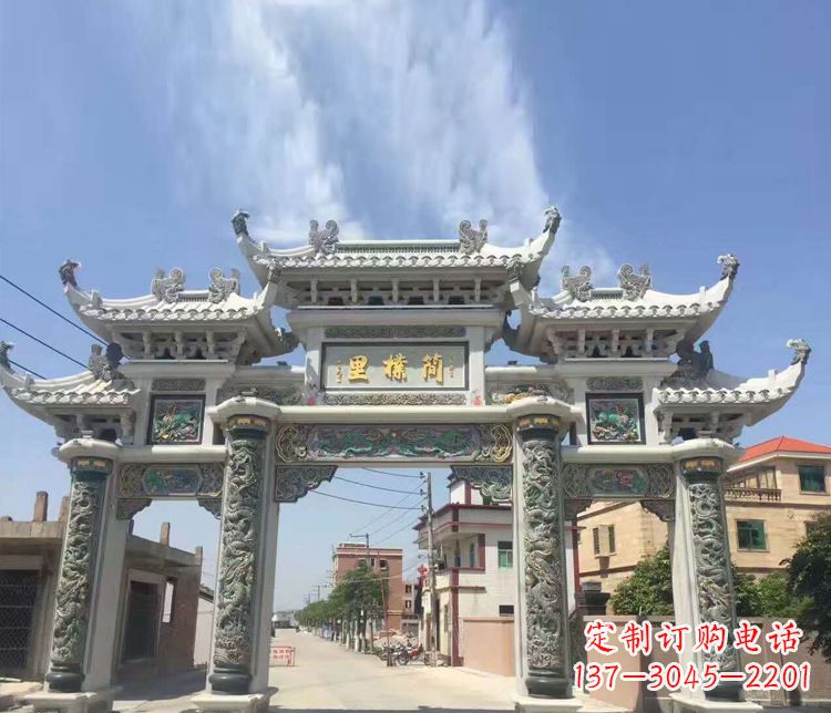 聊城传承古老技艺 牌坊雕塑美化村庄
