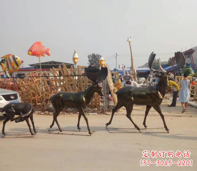 聊城大角鹿群的铜雕美丽的艺术精品