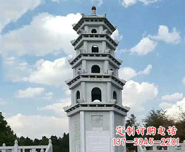聊城神秘的宝塔雕塑