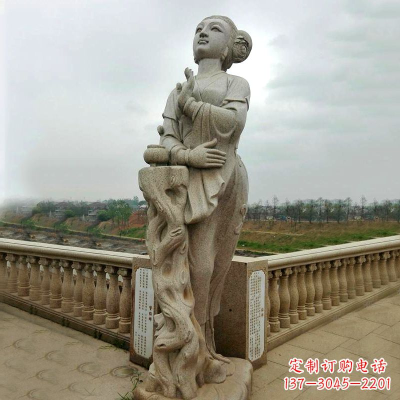 聊城公园广场的貂蝉雕塑古代四大美女之一