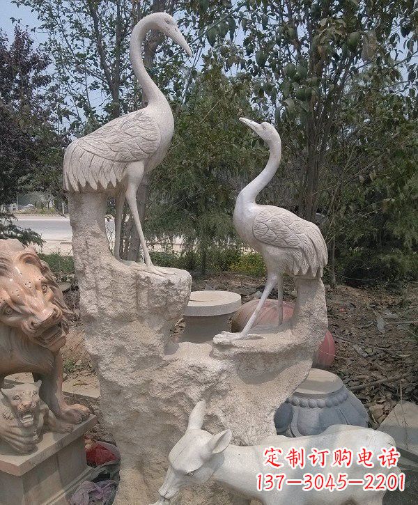 聊城静谧优雅的丹顶鹤雕塑