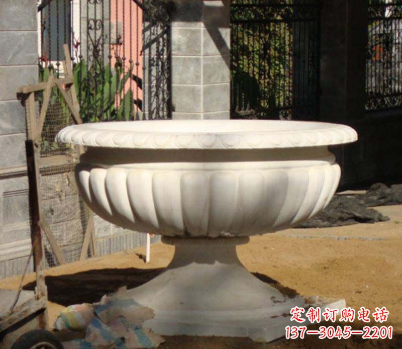 聊城精美大理石花盆雕塑