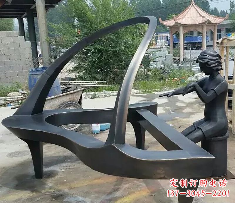 聊城钢琴抽象铜雕