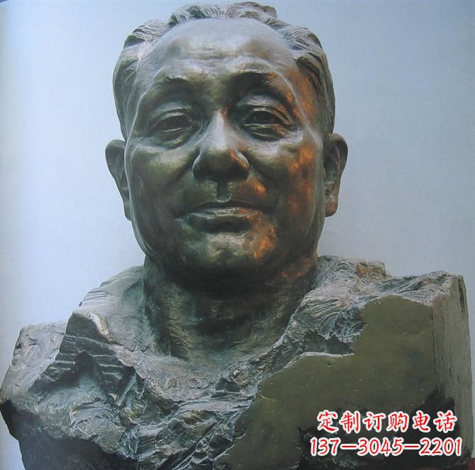 聊城邓小平名人胸像铜雕,传承英雄精神
