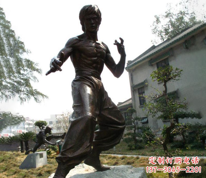 聊城传奇人物李小龙铜雕