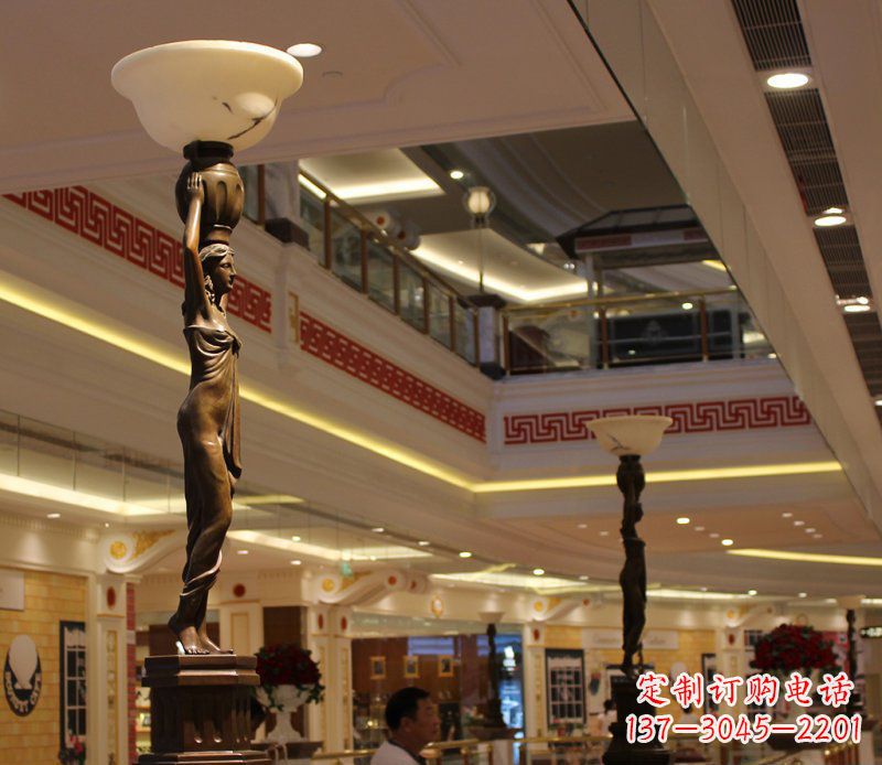 聊城高端玻璃钢仿铜雕塑——女人雕塑